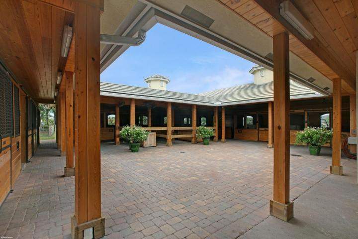 8 bedroom Single Family Residence at 2705 Appaloosa Trail, Saddle Trail Park Of Wellington, Wellington — photo 3
