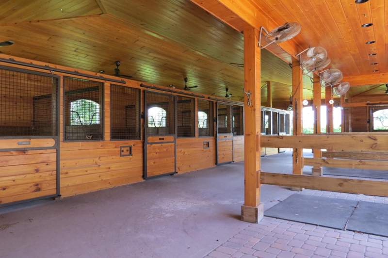 8 bedroom Single Family Residence at 2705 Appaloosa Trail, Saddle Trail Park Of Wellington, Wellington — photo 4