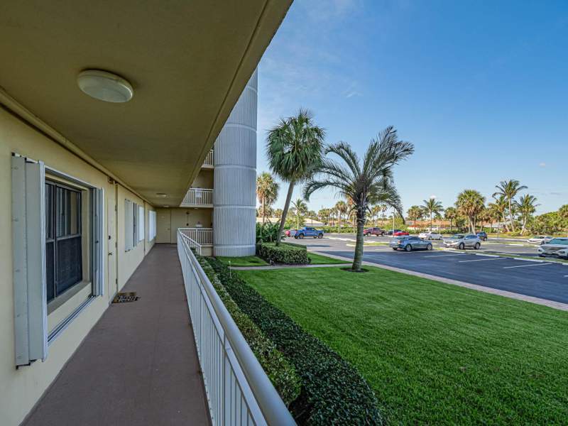 2 bedroom Condominium at 3200 N Highway A1a #104, Sea Palms Condominium, Hutchinson Island — photo 3