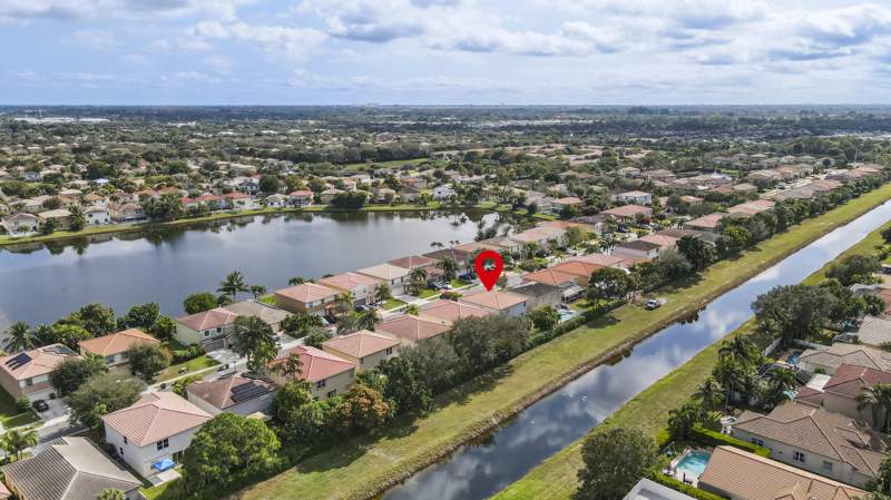6 bedroom Single Family Residence at 6627 Rainwood Cove Lane, Rivermill, Lake Worth — photo 4