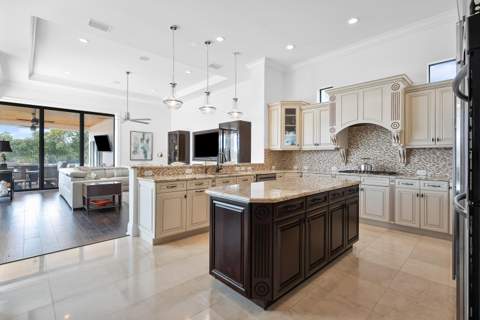 201 SE Fiore Bello, Port St. Lucie FL - photo 11 of 60