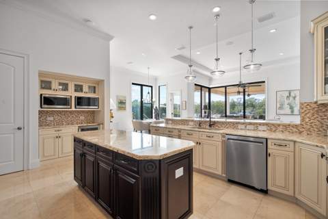 201 SE Fiore Bello, Port St. Lucie FL - photo 10 of 60