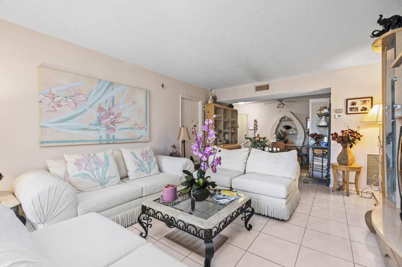 2 bedroom Condominium at 4174 Inverrary Drive #413, Manors Of Inverrary, Lauderhill — photo 3