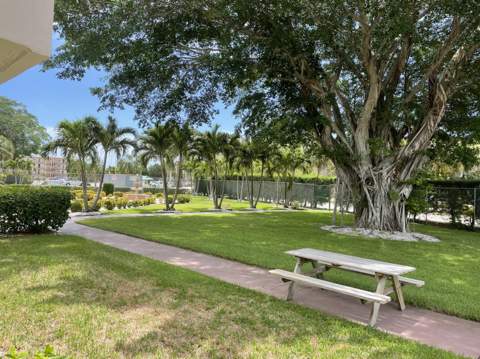225 Bonnie Boulevard #211, Palm Springs FL - photo 22 of 57