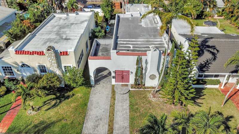 2 bedroom Single Family Residence at 1513 Adams Street, Hollywood, Hollywood — photo 1
