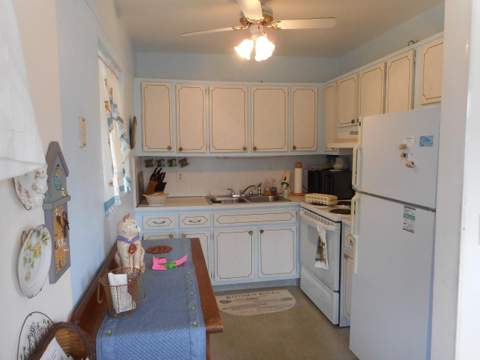 3322 Cynthia Lane #106, Lake Worth Beach FL - photo 9 of 27