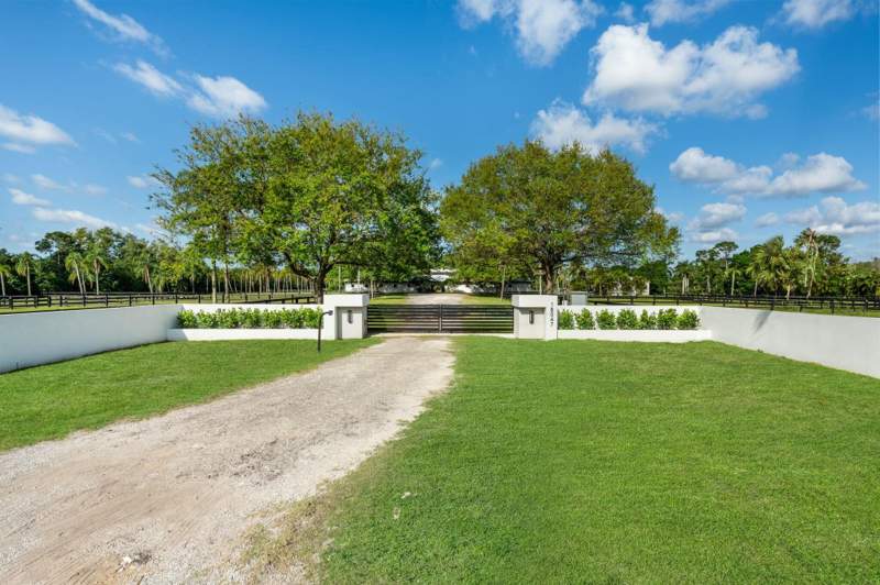 4 bedroom Single Family Residence at 18047 131st Trail, Jupiter Farms, Jupiter — photo 2