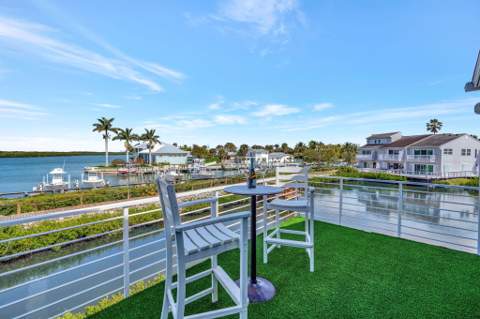 2440 Harbour Cove Drive, Hutchinson Island FL - photo 8 of 58
