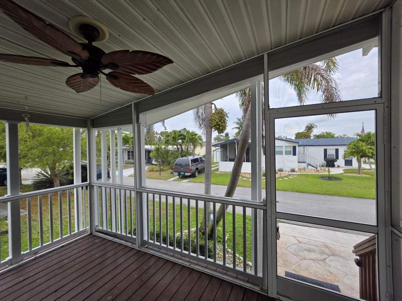 3 bedroom Manufactured Home at 4124 8th Court, Maralago Cay, Lantana — photo 4