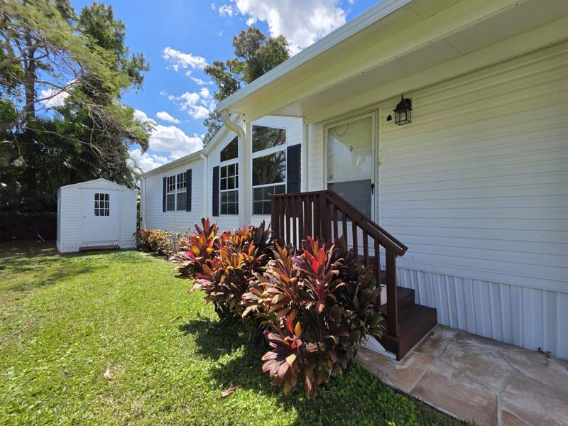 3 bedroom Manufactured Home at 4124 8th Court, Maralago Cay, Lantana — photo 2