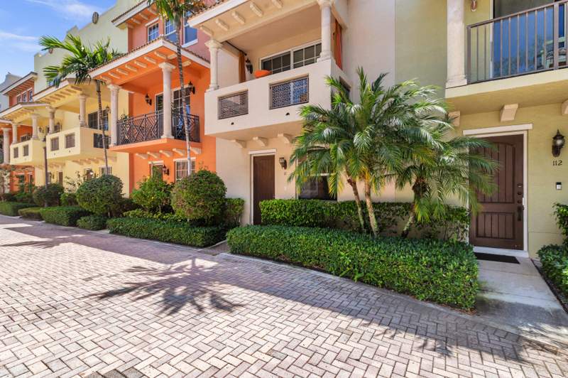 3 bedroom Townhouse at 219 N L Street #111, Coconut Walk Of Lake Worth, Lake Worth Beach — photo 2