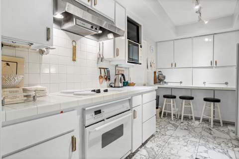 150 Bradley Place #101, Palm Beach FL - photo 7 of 38