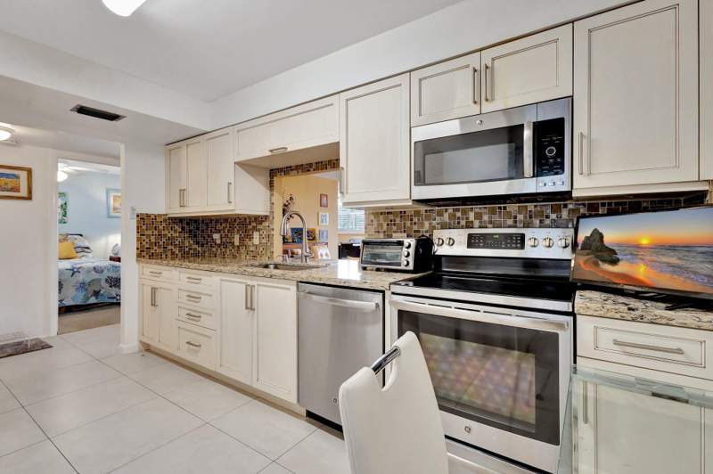 2 bedroom Condominium at 6461 NW 2nd Avenue #512, Boca Teeca, Boca Raton — photo 3