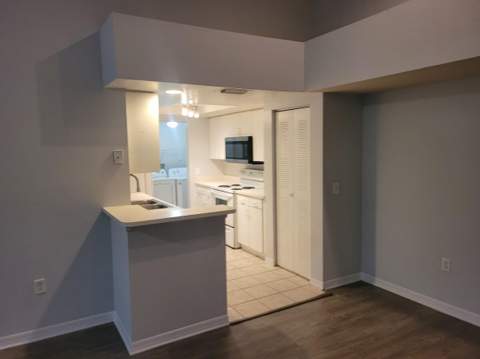4197 N Haverhill Road #212, West Palm Beach FL - photo 7 of 32