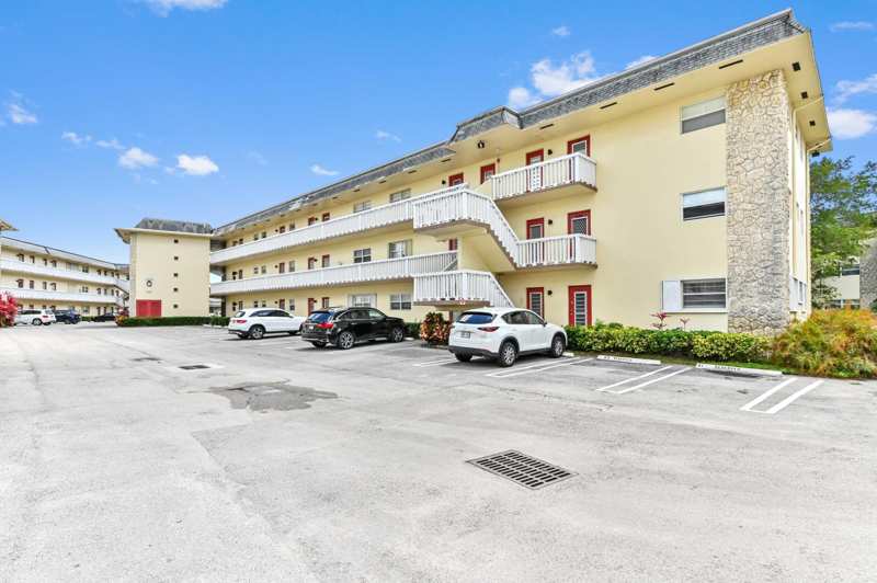 2 bedroom Condominium at 4321 NW 16th Street #C302, Lauderhill East, Lauderhill — photo 1