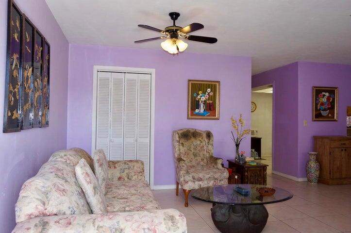 2 bedroom Villa at 1716 Barton Court, Shadowlawn Estates, Lake Worth Beach — photo 2