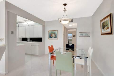 2043 Cambridge C, Deerfield Beach FL - photo 8 of 75