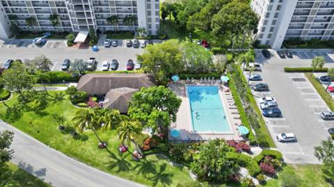 3050 N Palm Aire Drive #505, Pompano Beach FL - photo 6 of 49