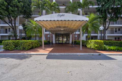 3050 N Palm Aire Drive #505, Pompano Beach FL - photo 8 of 49