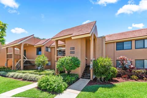 11255 Green Lake Drive #203, Boynton Beach FL - photo 7 of 36
