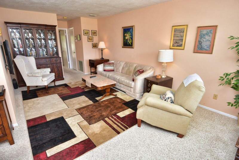 1 bedroom Condominium at 1225 NW 21st Street #2010, Vista Del Lago Condo, Stuart — photo 3