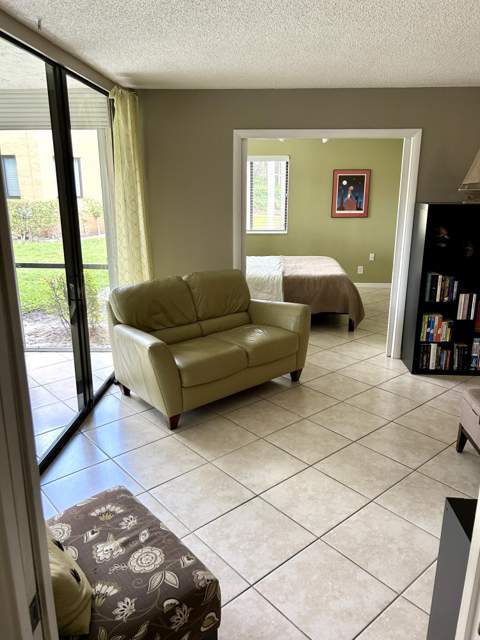 11231 Green Lake Drive #104, Boynton Beach FL - photo 10 of 39