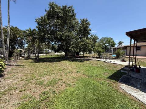 3520 Suncrest Road, Lake Worth FL - photo 8 of 10