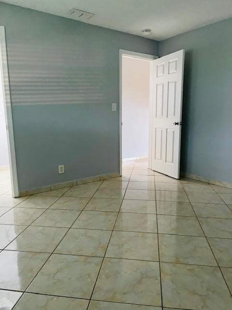 4491 NW 1st Terrace, Deerfield Beach FL - photo 7 of 28