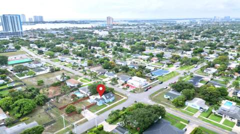 307 4th Street, Lake Park FL - photo 8 of 44