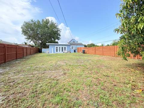 307 4th Street, Lake Park FL - photo 9 of 44