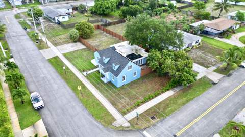 307 4th Street, Lake Park FL - photo 16 of 44