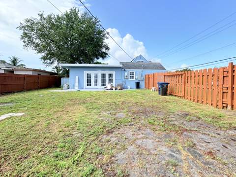 307 4th Street, Lake Park FL - photo 6 of 44