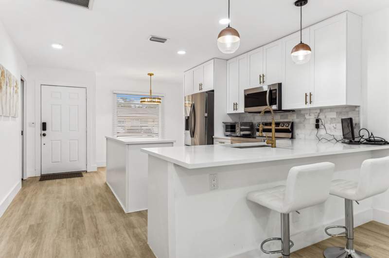 2 bedroom Villa at 13725 Flora Place #D, Palm Greens At Villa Del Ray Cond Phase 1,2,2-A,2-B,2-C,3, 3-A,3-B,4-Al,4-Ar,5,5-A,5-B,, Delray Beach — photo 2