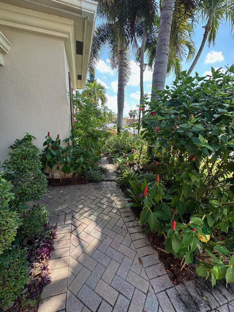 3 bedroom Single Family Residence at 3112 Bollard Road, Renaissance Sec 8, West Palm Beach — photo 2