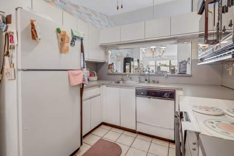 7610 Tahiti Lane #201, Lake Worth FL - photo 12 of 27