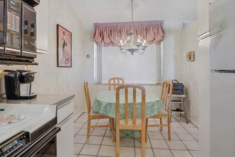 7610 Tahiti Lane #201, Lake Worth FL - photo 10 of 27