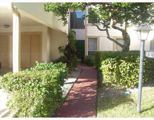 Lakes Of Woodhaven I And Ii Condo