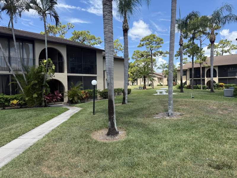 2 bedroom Condominium at 414 Pine Glen Lane #B-1, Pine Ridge South IV, Greenacres — photo 2