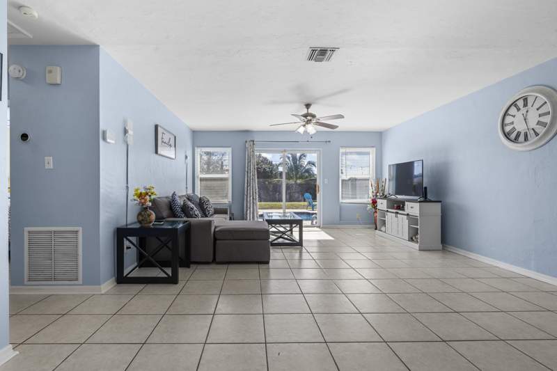 3 bedroom Single Family Residence at 150 Princess Drive, River Park Unit 3 Tract E, Port St. Lucie — photo 4