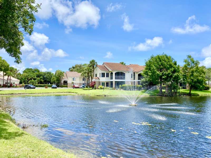2 bedroom Condominium at 815 W Boynton Beach Boulevard #7-102, Casablanca Isles Condo, Boynton Beach — photo 1