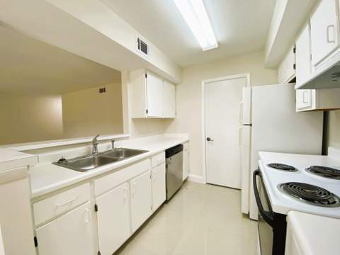 815 W Boynton Beach Boulevard #7-102, Boynton Beach FL - photo 13 of 36
