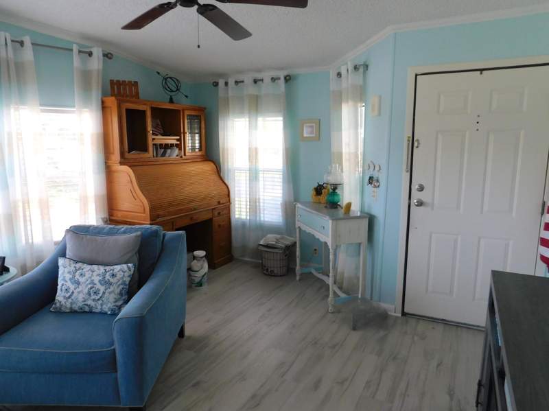 2 bedroom Manufactured Home at 514 Hemingway Terrace, Tropical Isles, Fort Pierce — photo 4