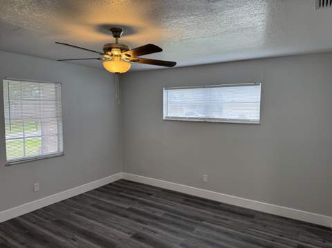 412 NE Midvale Street, Port St. Lucie FL - photo 9 of 27