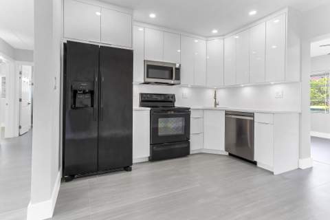 7609 NW 70 Avenue, Tamarac FL - photo 8 of 28