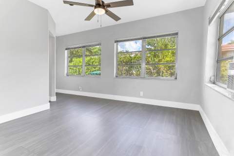 7609 NW 70 Avenue, Tamarac FL - photo 11 of 28