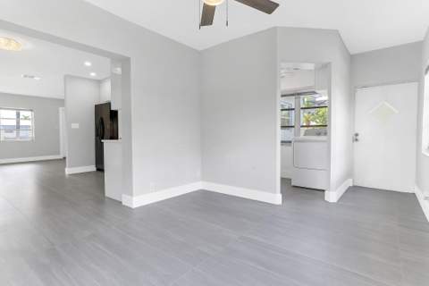7609 NW 70 Avenue, Tamarac FL - photo 12 of 28