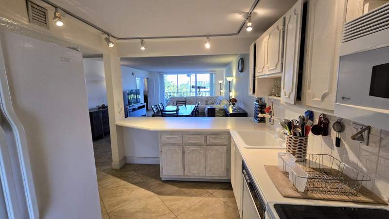 3 bedroom Condominium at 3100 N Course Lane #410, No 41 Palm-Aire Country Club, Pompano Beach — photo 3