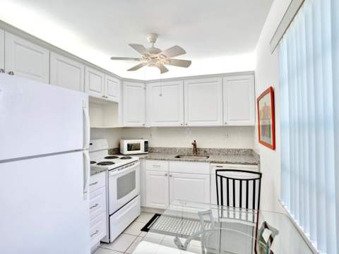 298 Burgundy G, Delray Beach FL - photo 11 of 41