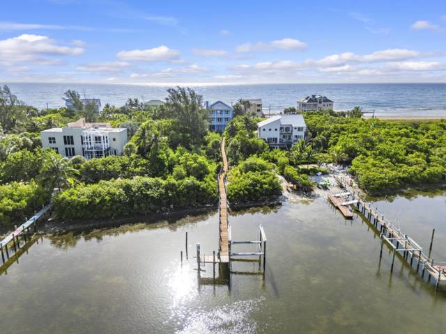 Yacht Club Beach