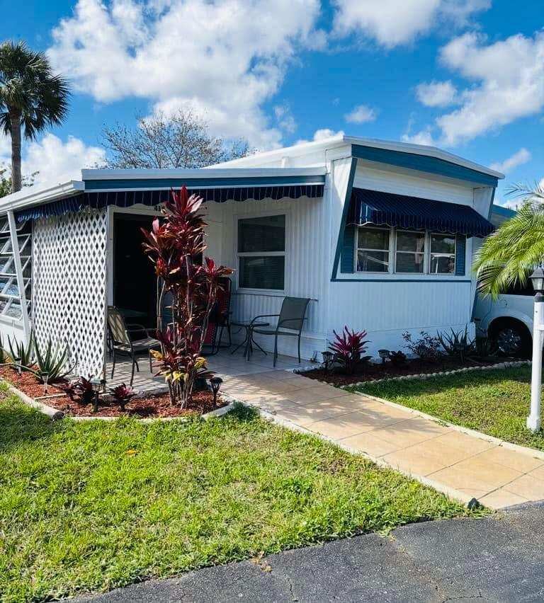 2 bedroom Mobile Home at 415 Gardenia Court, Pine Tree Park Co-Op, Deerfield Beach — photo 1